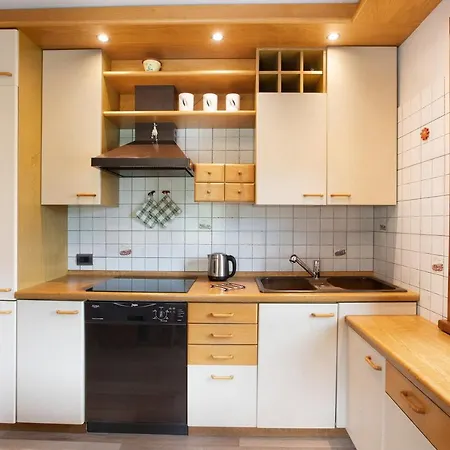 Casa Marmut 아파트 리비뇨